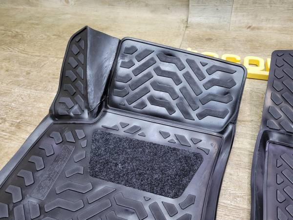 Резиновые коврики в салон Volvo XC40 (2017-н.в.) 3D с бортиком